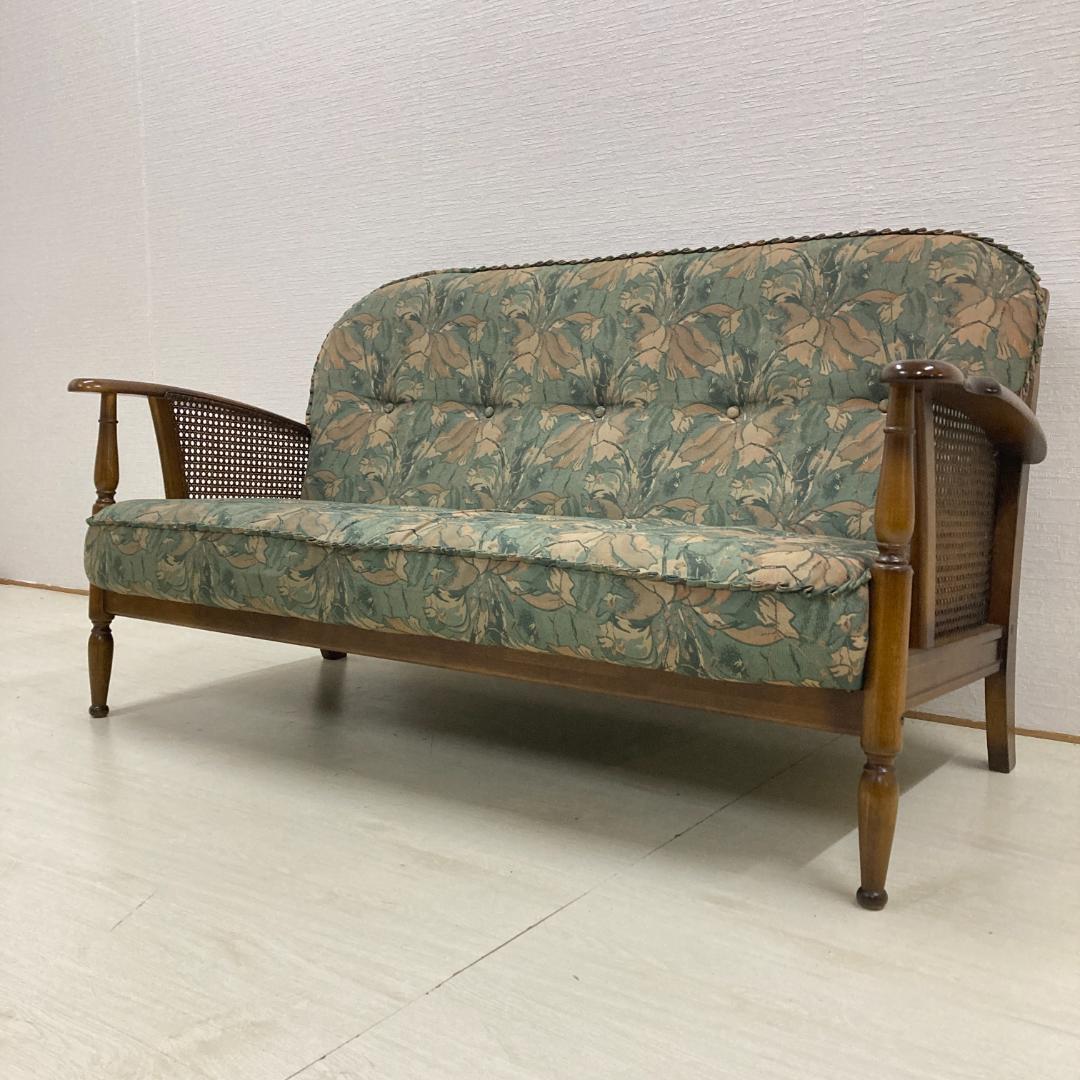 【カリモク】コロニアル　２人掛けソファ　ラブソファ　レトロ