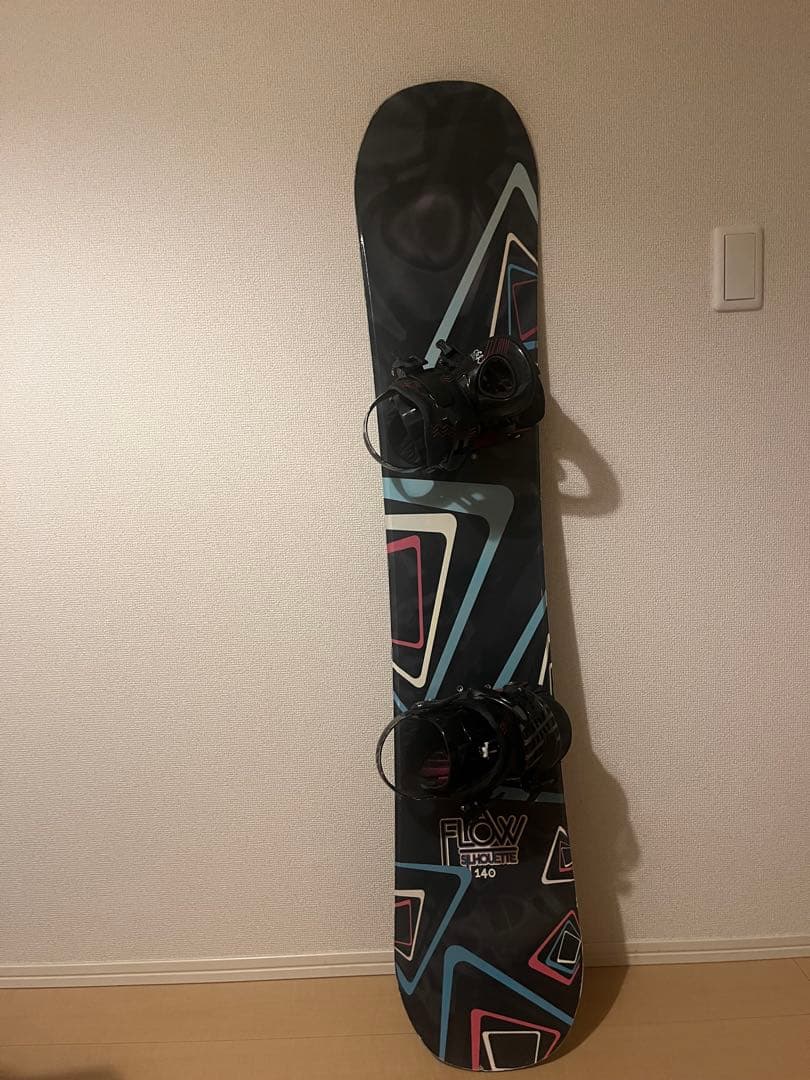 Flow 140 スノーボード 青/黒　ヴィンディング付き