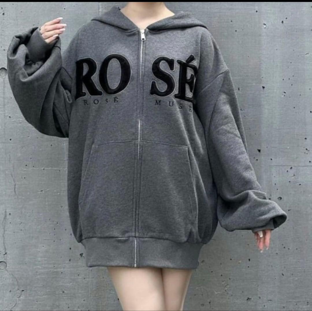 ロゼミューズ　Fur logo zip hoodie