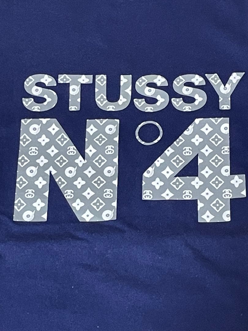 トリプルコラボ？モノグラムSTUSSY N°4 ネイビー Tシャツ