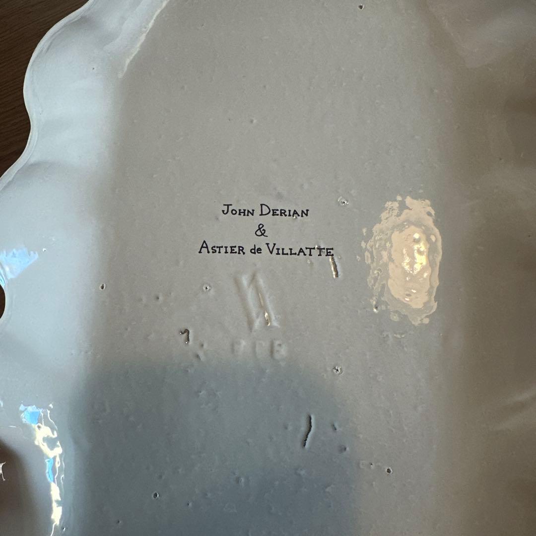 アスティエドゥヴィラット JohnDerianスカラッププラター