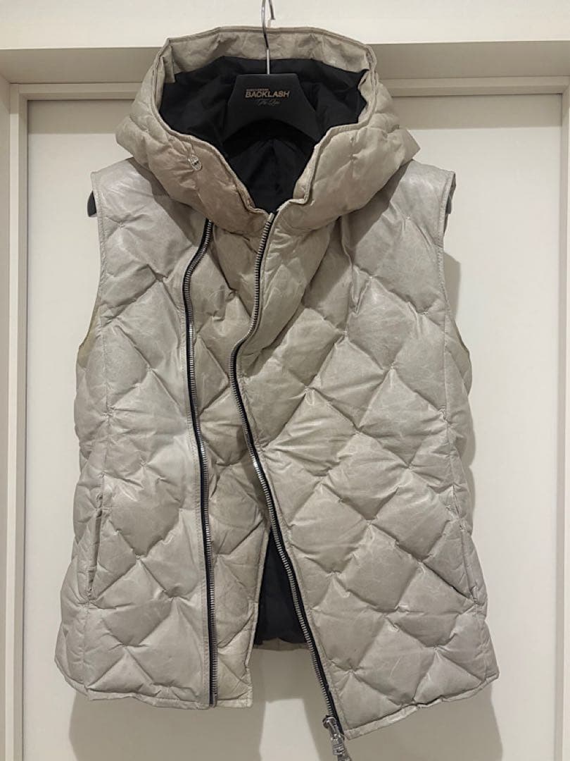 バックラッシュ定価17万円21AW定番ダイヤステッチカンガルーダウンベストL