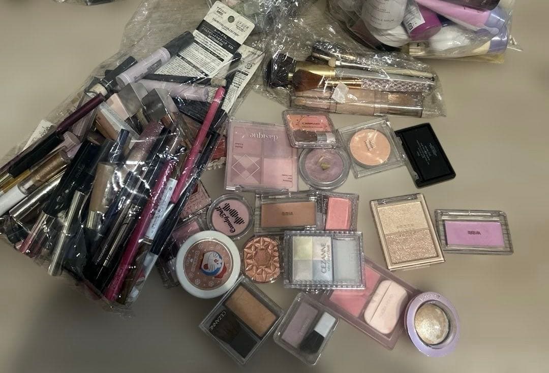 デパコス、プチプラまとめ売り　330点以上✨