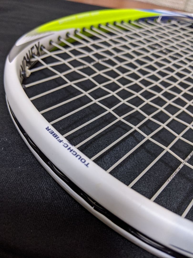 ヨネックスソフトテニスラケット　ネクシーガ60