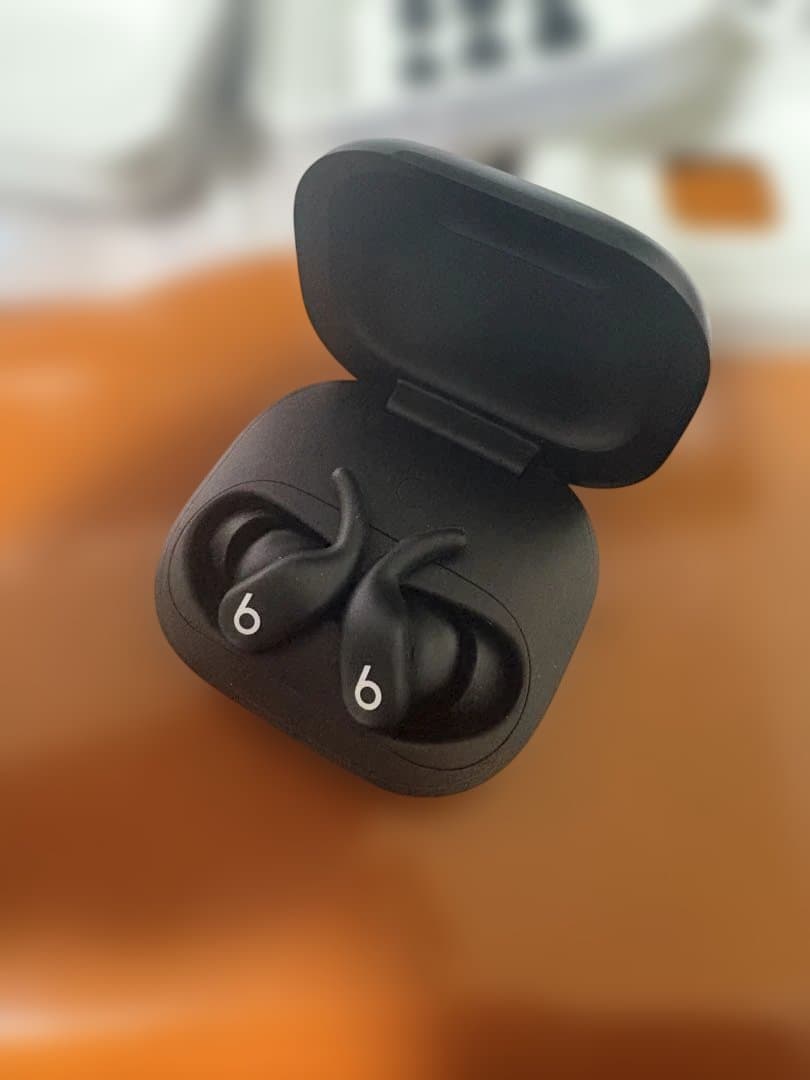 イヤホン Powerbeats fit