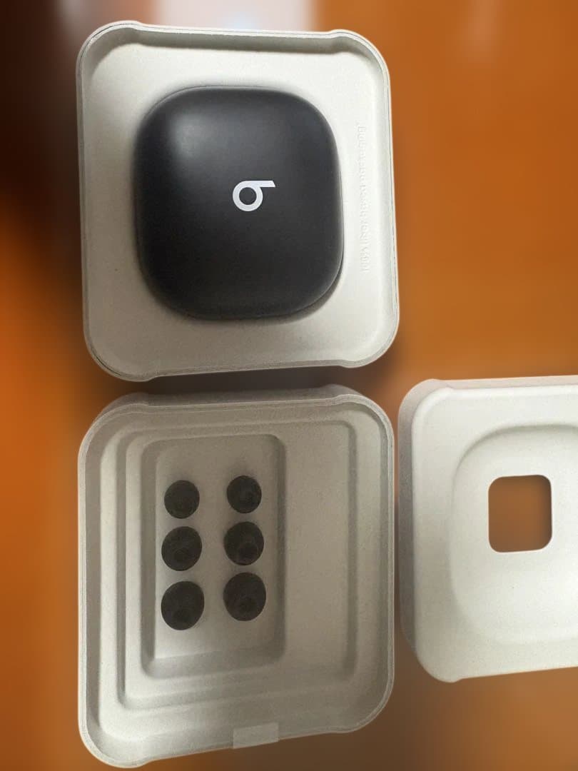 イヤホン Powerbeats fit