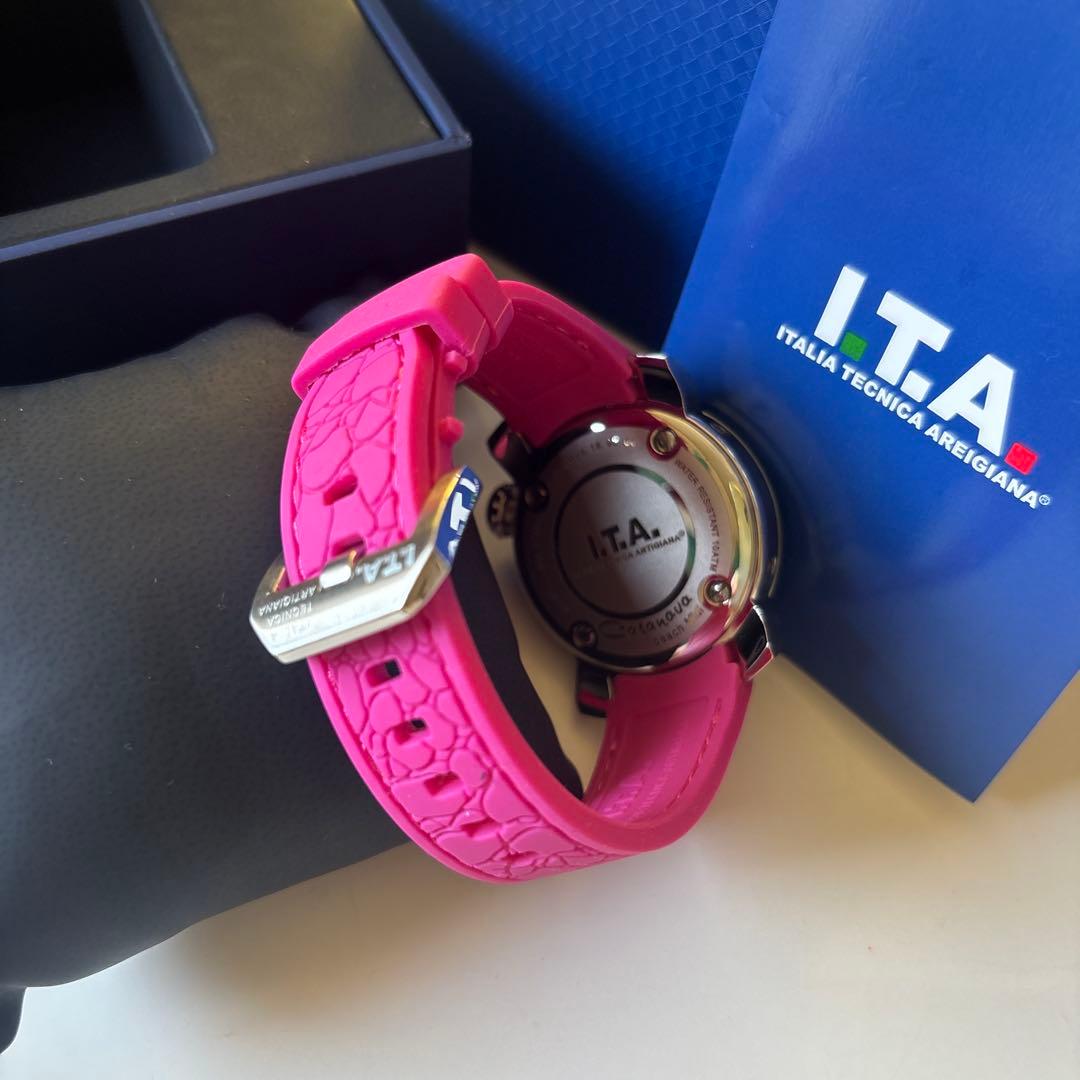 新品未使用I.T.A. Casanova 腕時計 ピンク