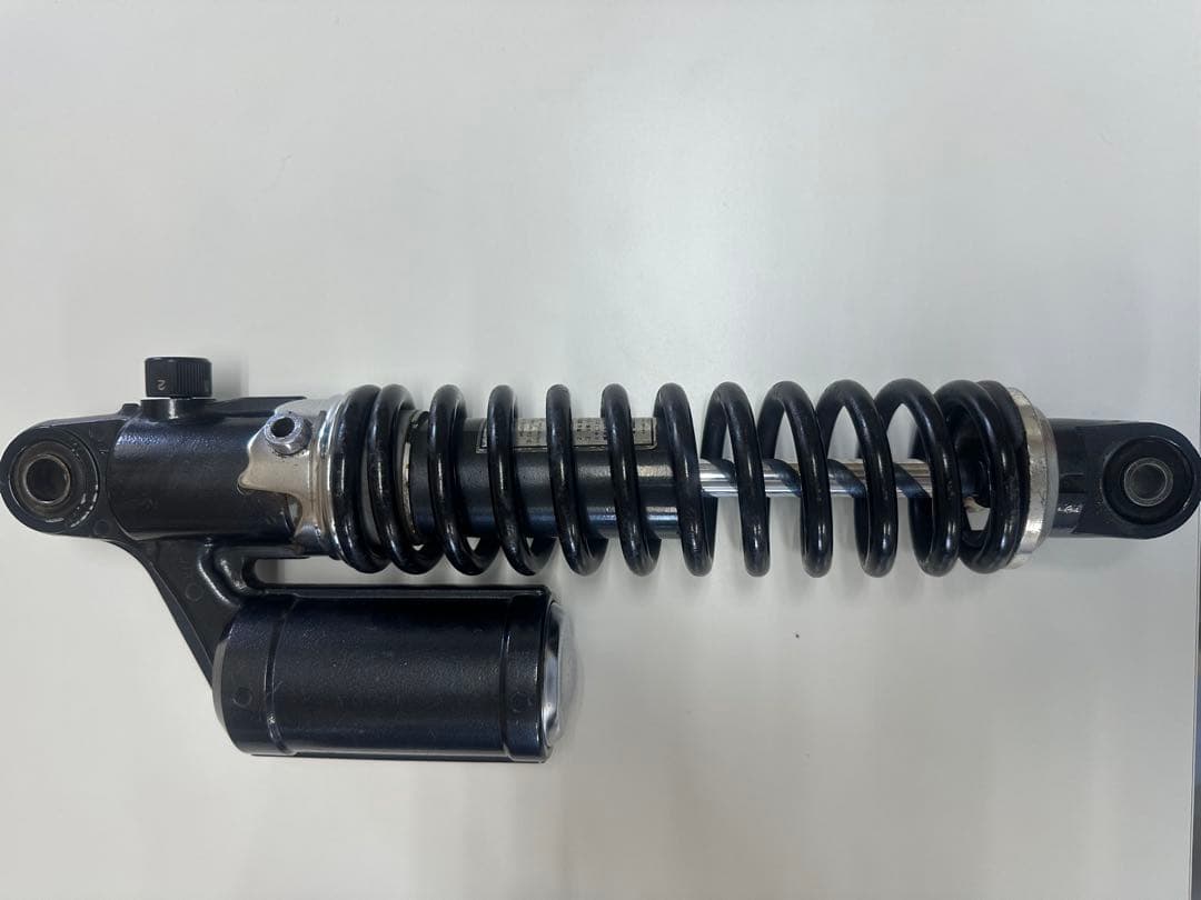 ゼファー400の純正サスです