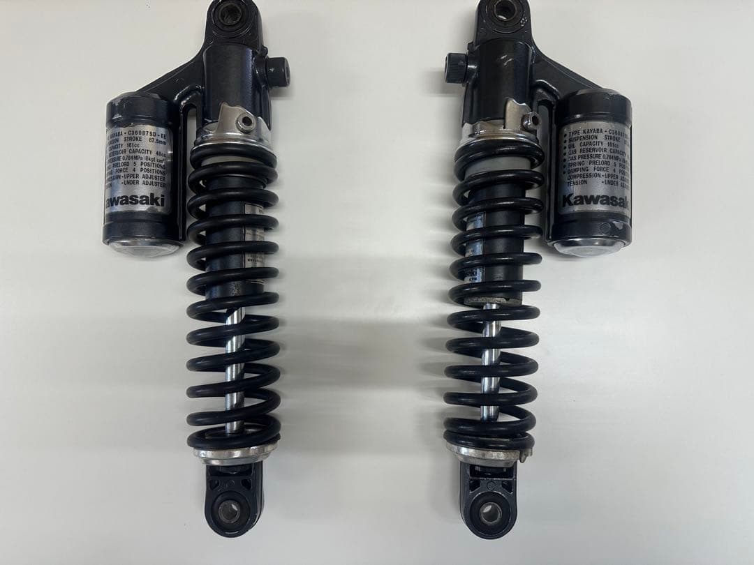 ゼファー400の純正サスです