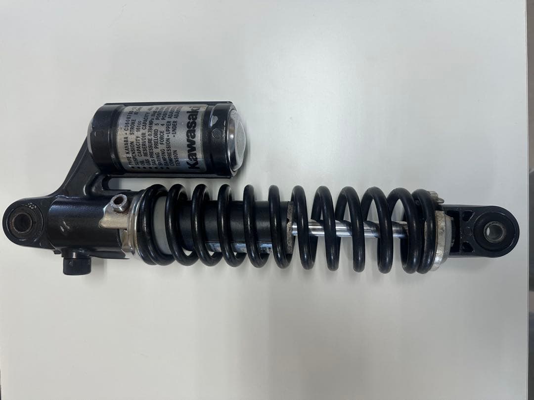 ゼファー400の純正サスです