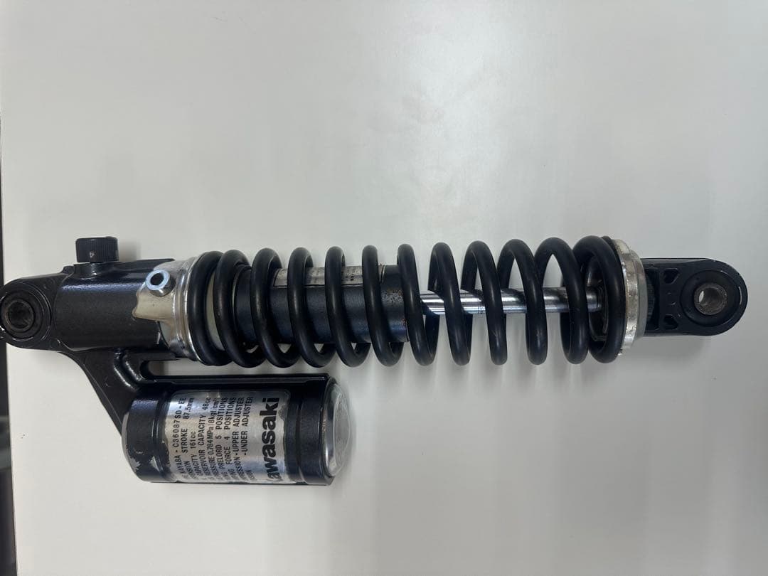 ゼファー400の純正サスです