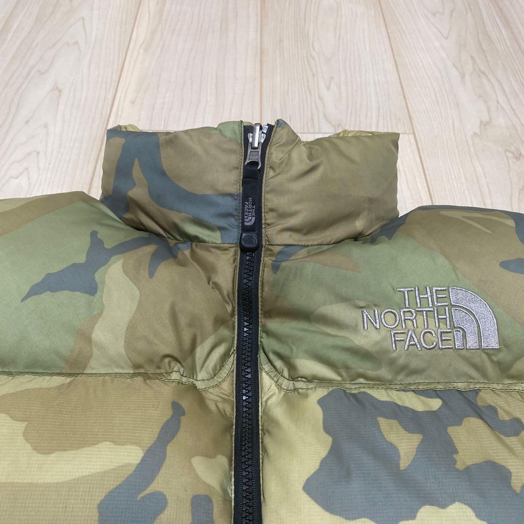 希少　迷彩センターロゴ NORTH FACE ヌプシダウンベスト ND01587