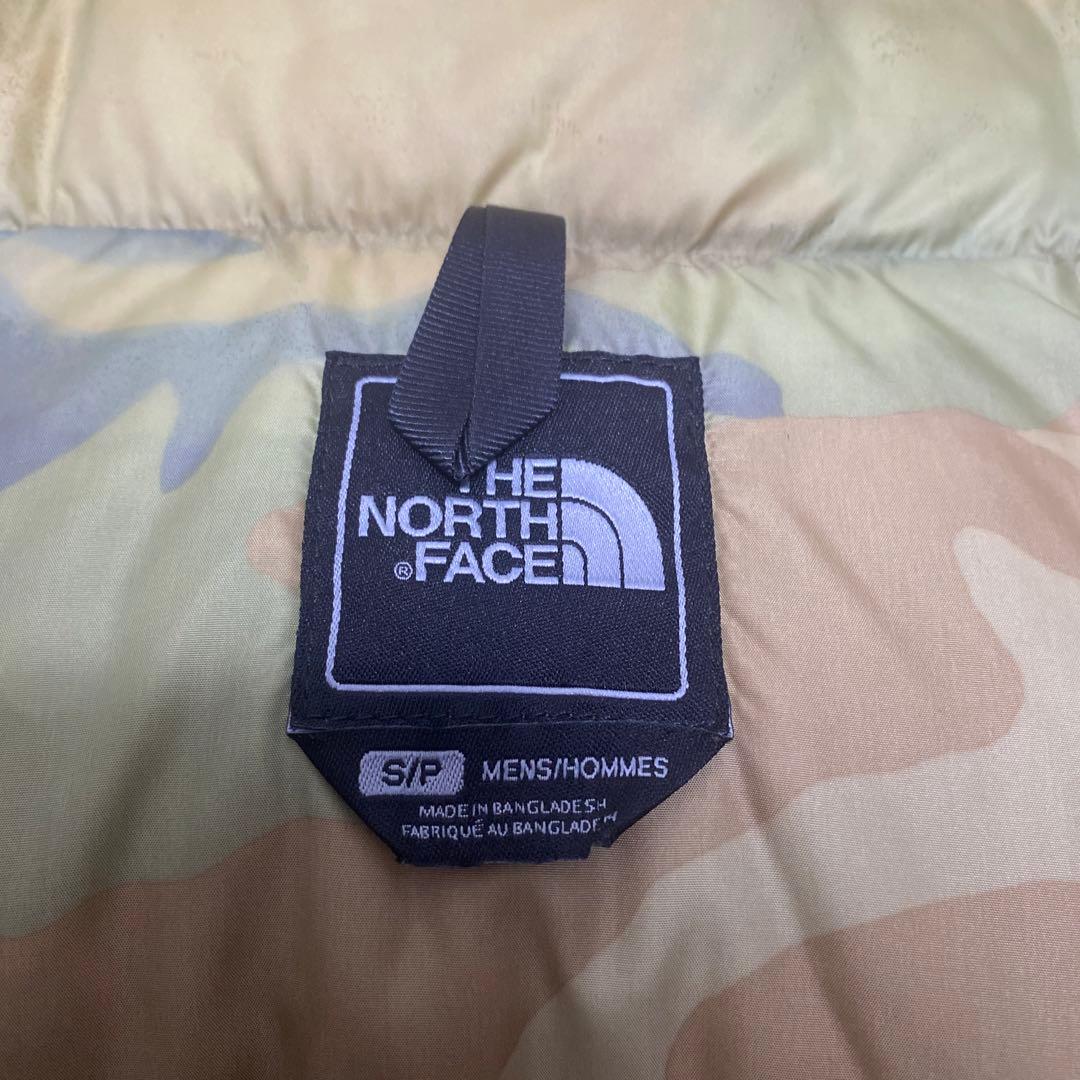希少　迷彩センターロゴ NORTH FACE ヌプシダウンベスト ND01587