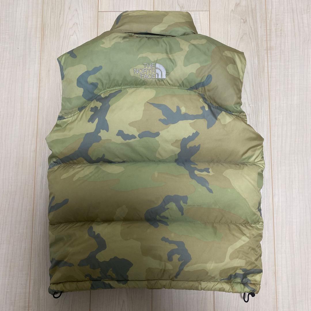 希少　迷彩センターロゴ NORTH FACE ヌプシダウンベスト ND01587