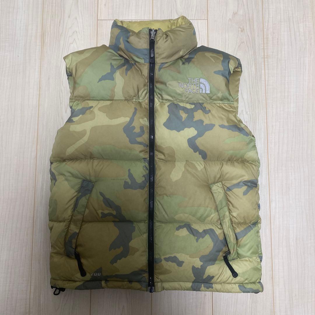 希少　迷彩センターロゴ NORTH FACE ヌプシダウンベスト ND01587