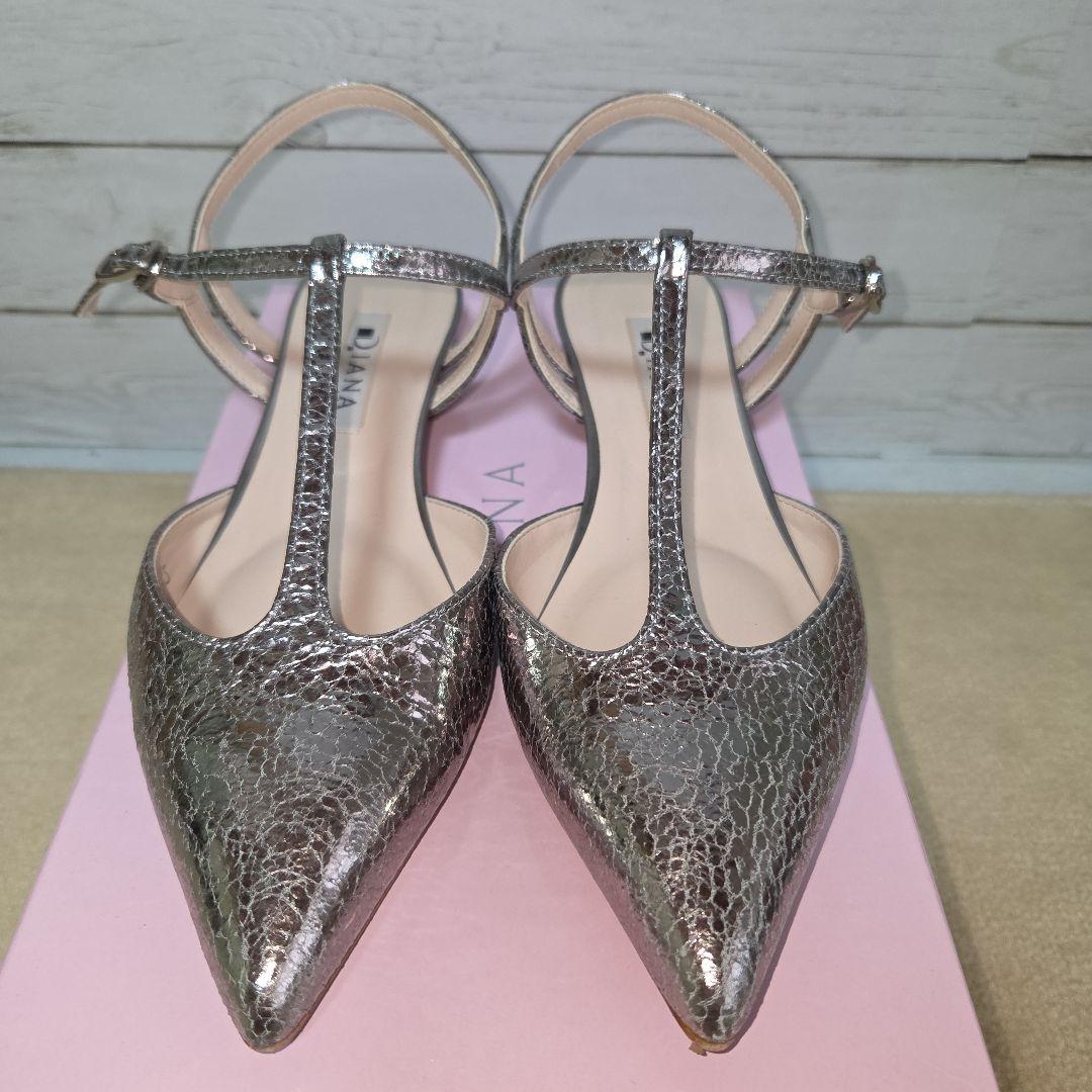 ダイアナ ストラップ パンプス