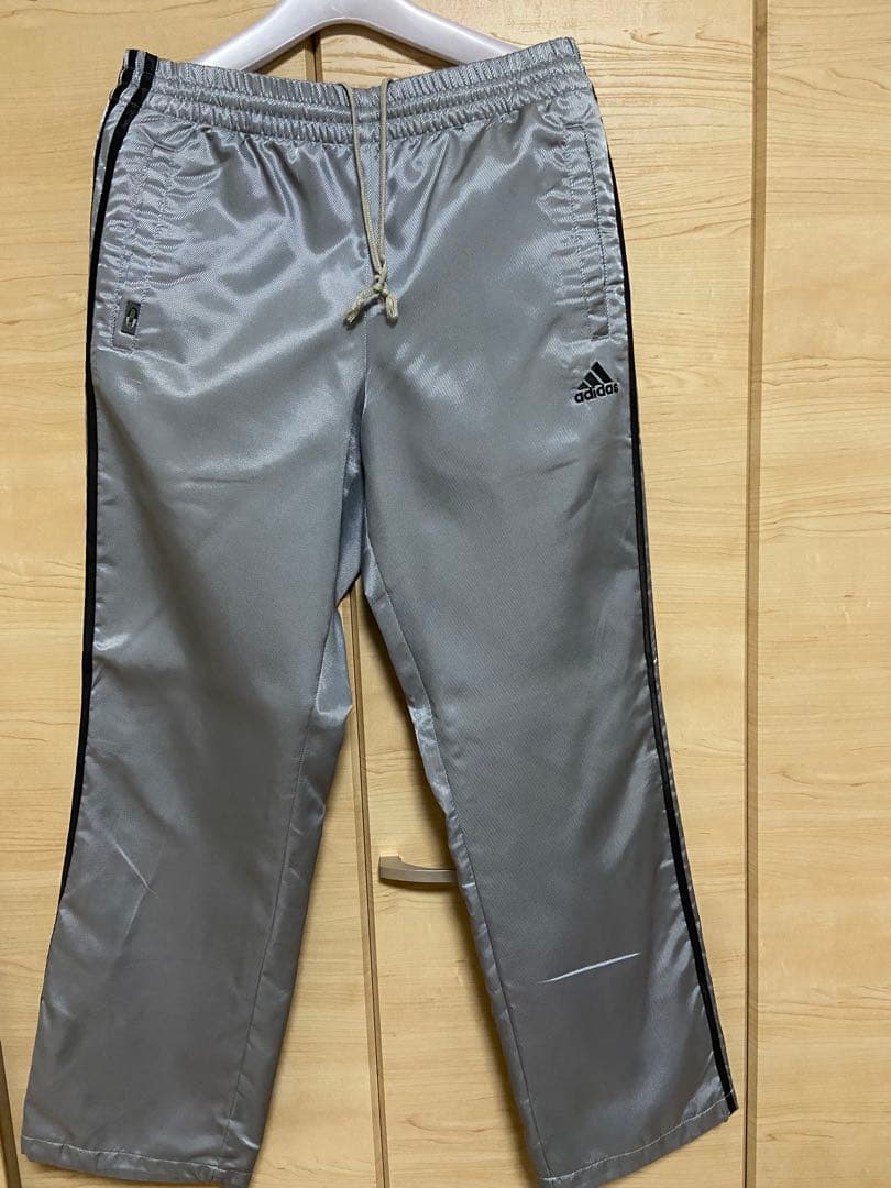 アディダス(adidas)/ウィンドブレーカー/上下セット/シルバー×黒ライン