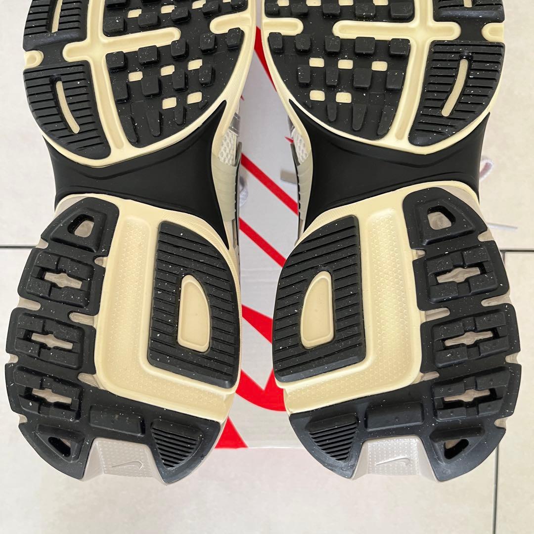 【未使用】NIKE スニーカー ウィメンズ V2K ラン