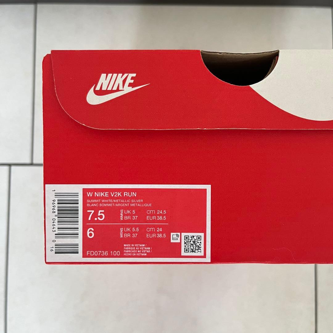 【未使用】NIKE スニーカー ウィメンズ V2K ラン