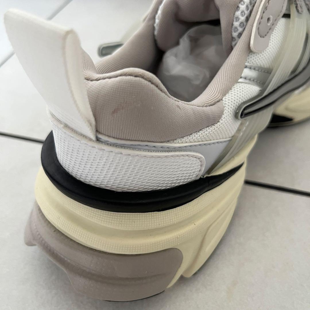 【未使用】NIKE スニーカー ウィメンズ V2K ラン