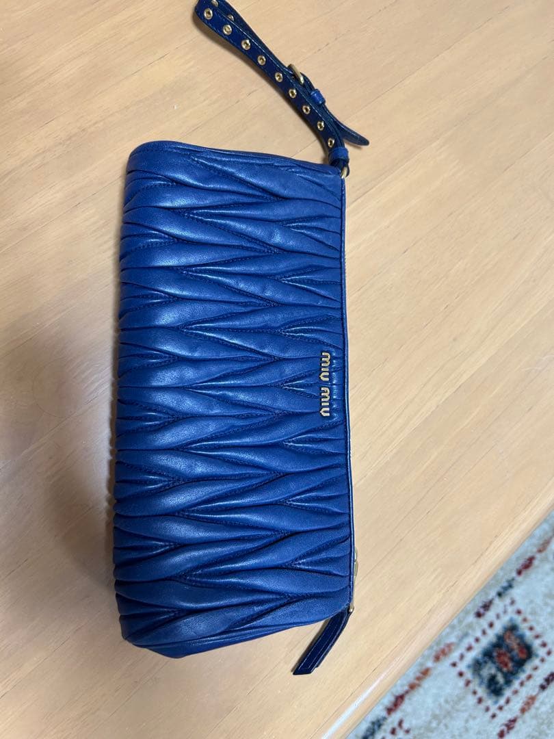 miumiuクラッチバッグ