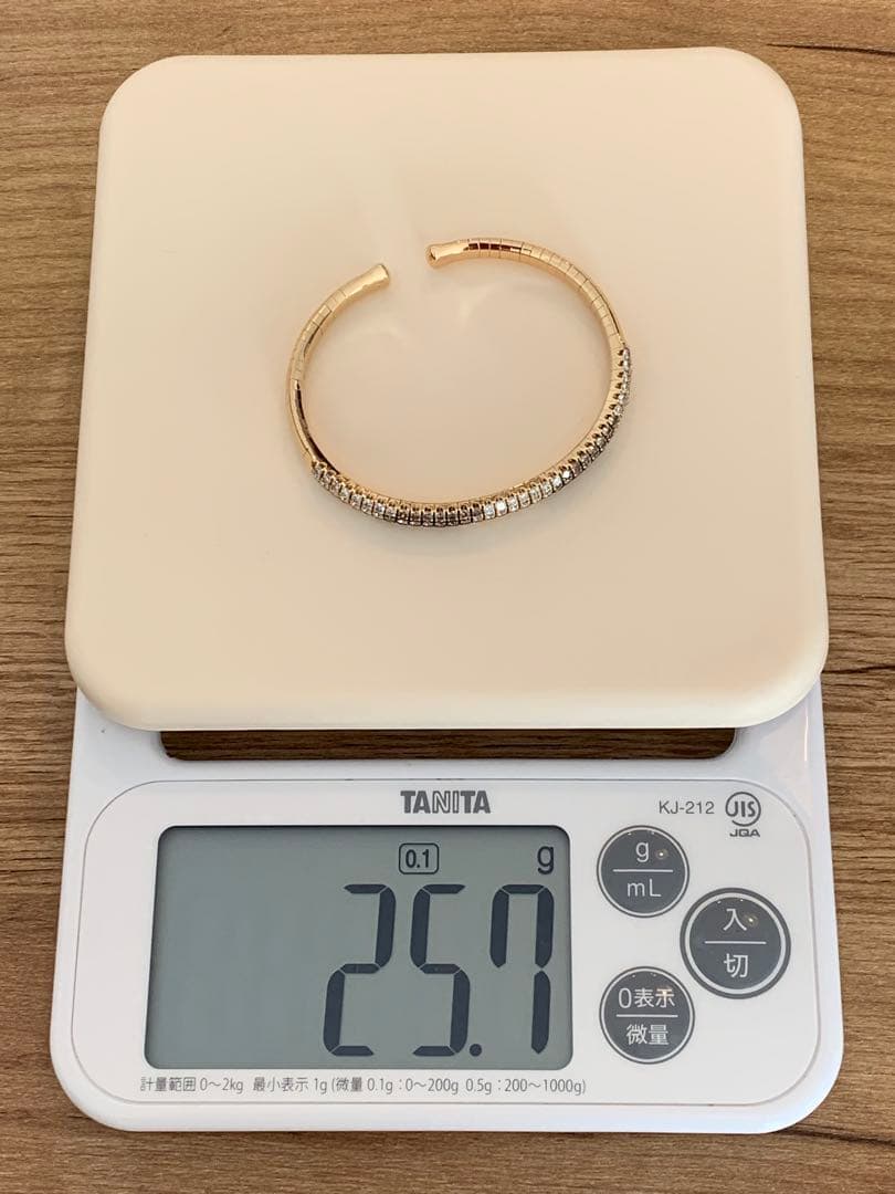 三越宝石サロン　バングル　K18 ダイヤモンド