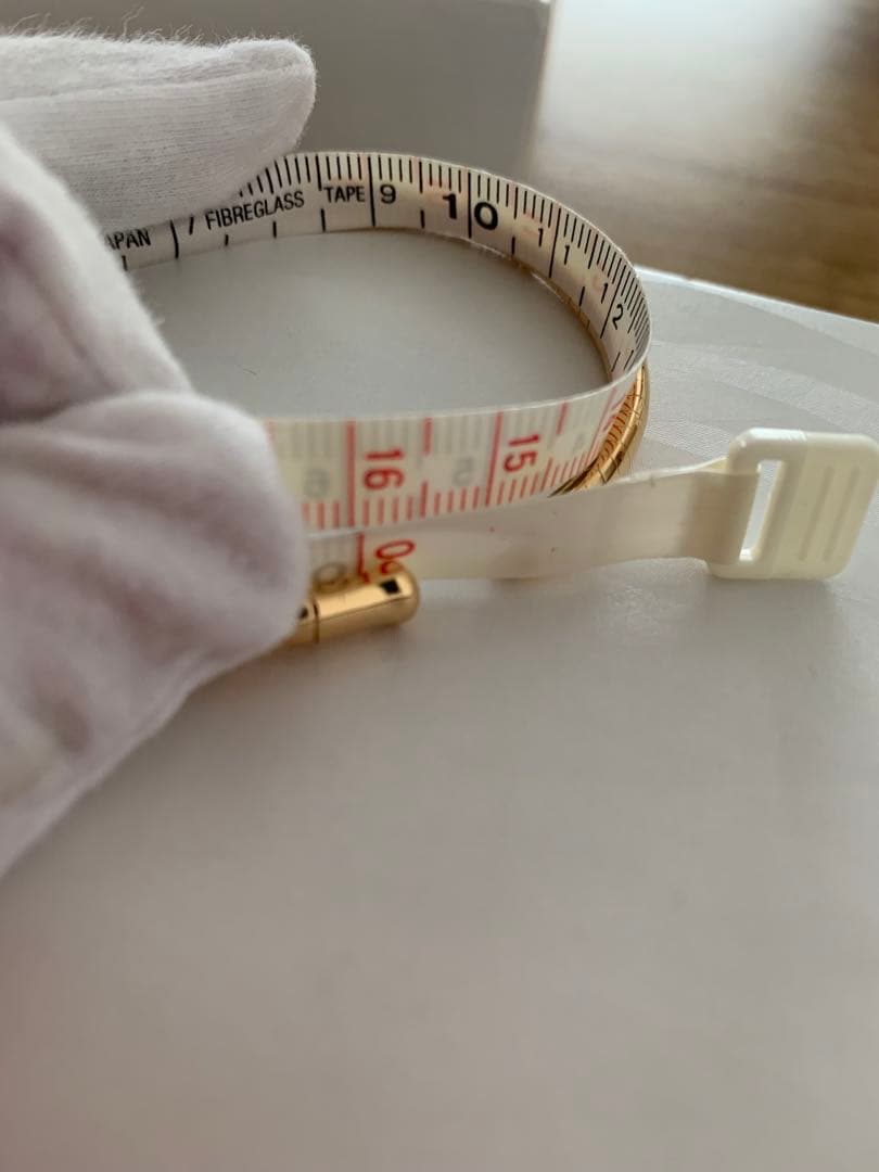 三越宝石サロン　バングル　K18 ダイヤモンド