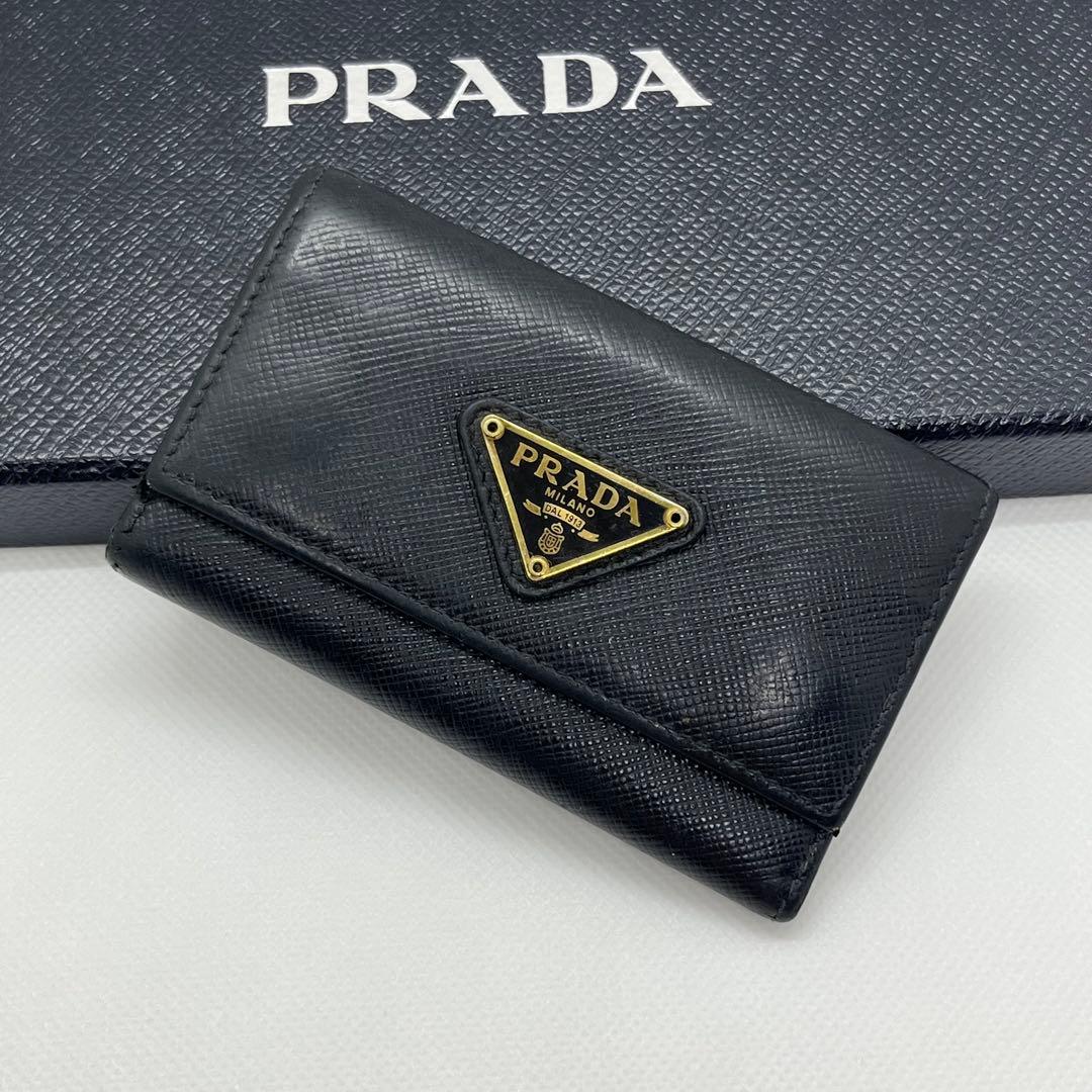 最高峰✨ プラダ キーケース 6連 サフィアーノ レザー 三角プレート　ブラック