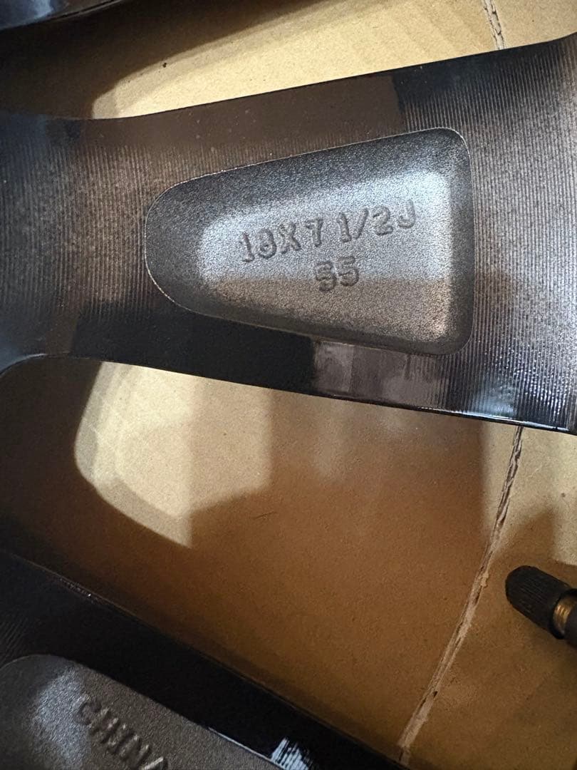 新車外しVEZEL ヴェゼル　RV系eHEV Z 純正18インチアルミ4本セット