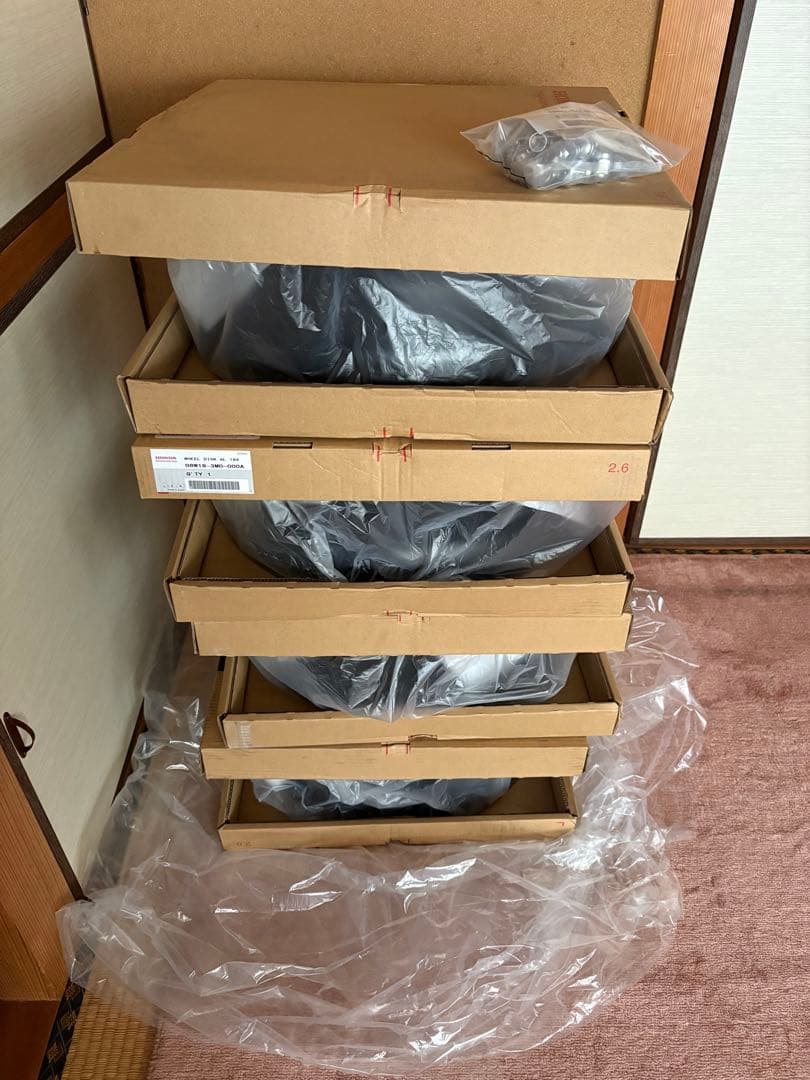 新車外しVEZEL ヴェゼル　RV系eHEV Z 純正18インチアルミ4本セット