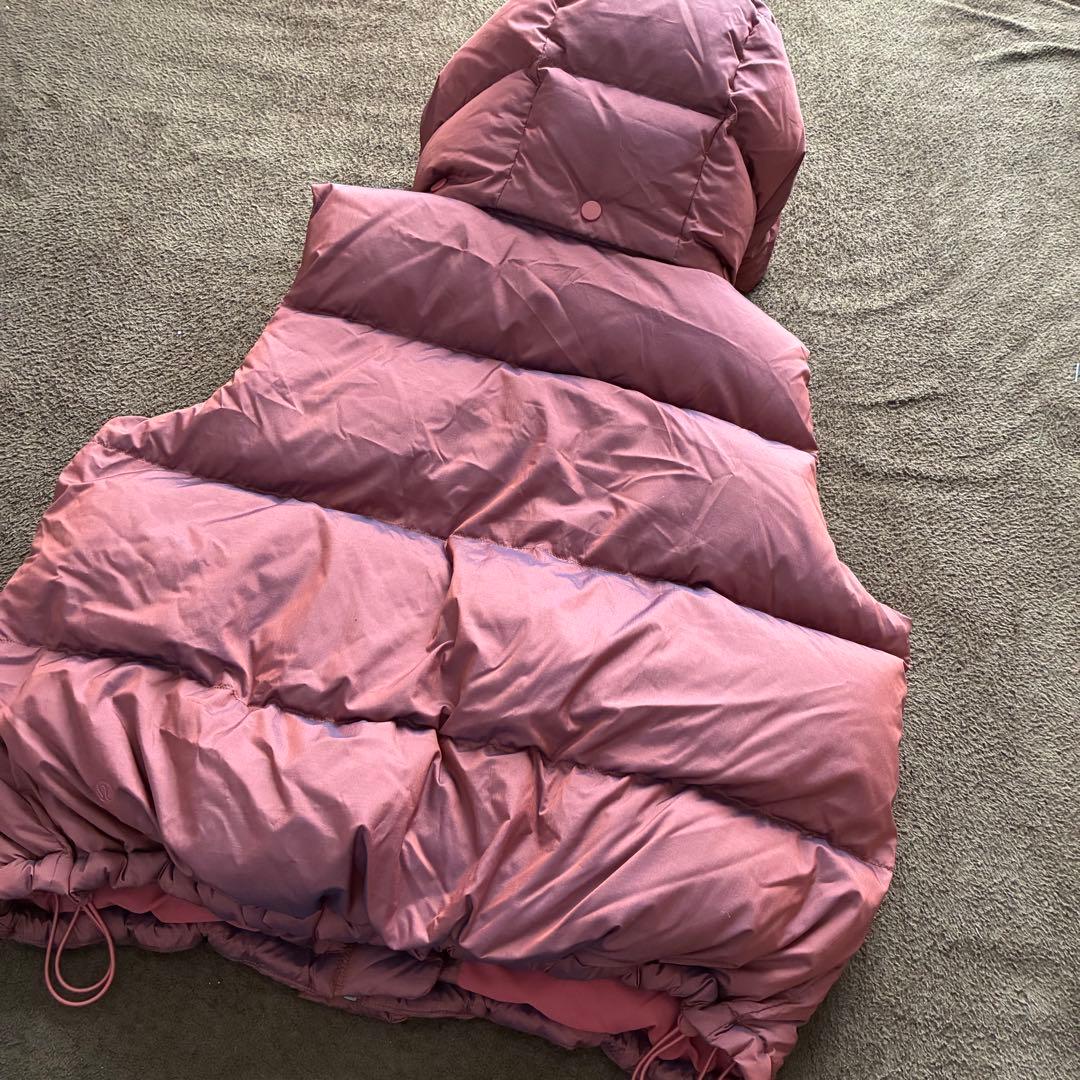 lululemon クロップド フード付き ダウンベスト 取り外し可