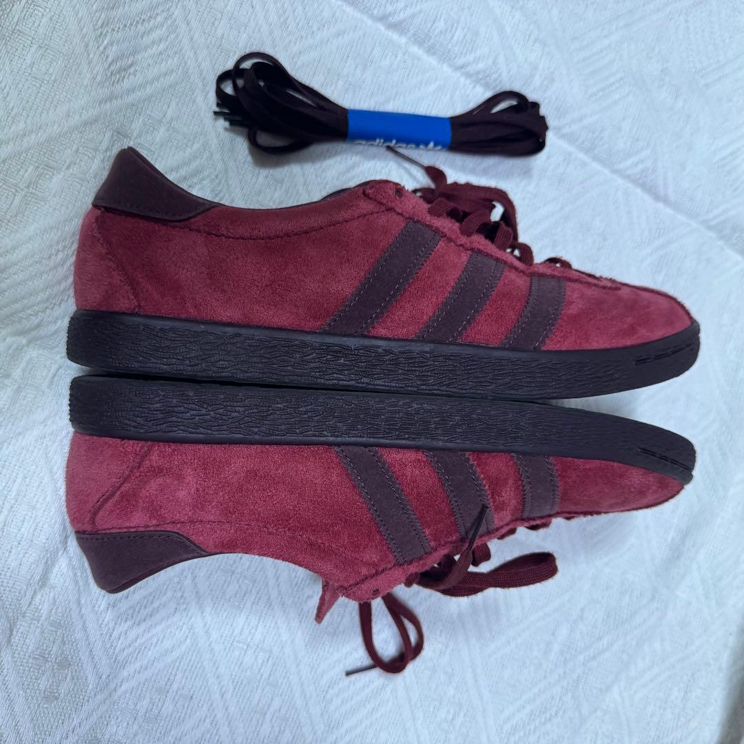 Adidas Tobacco Collegiate Burgundy タバコ