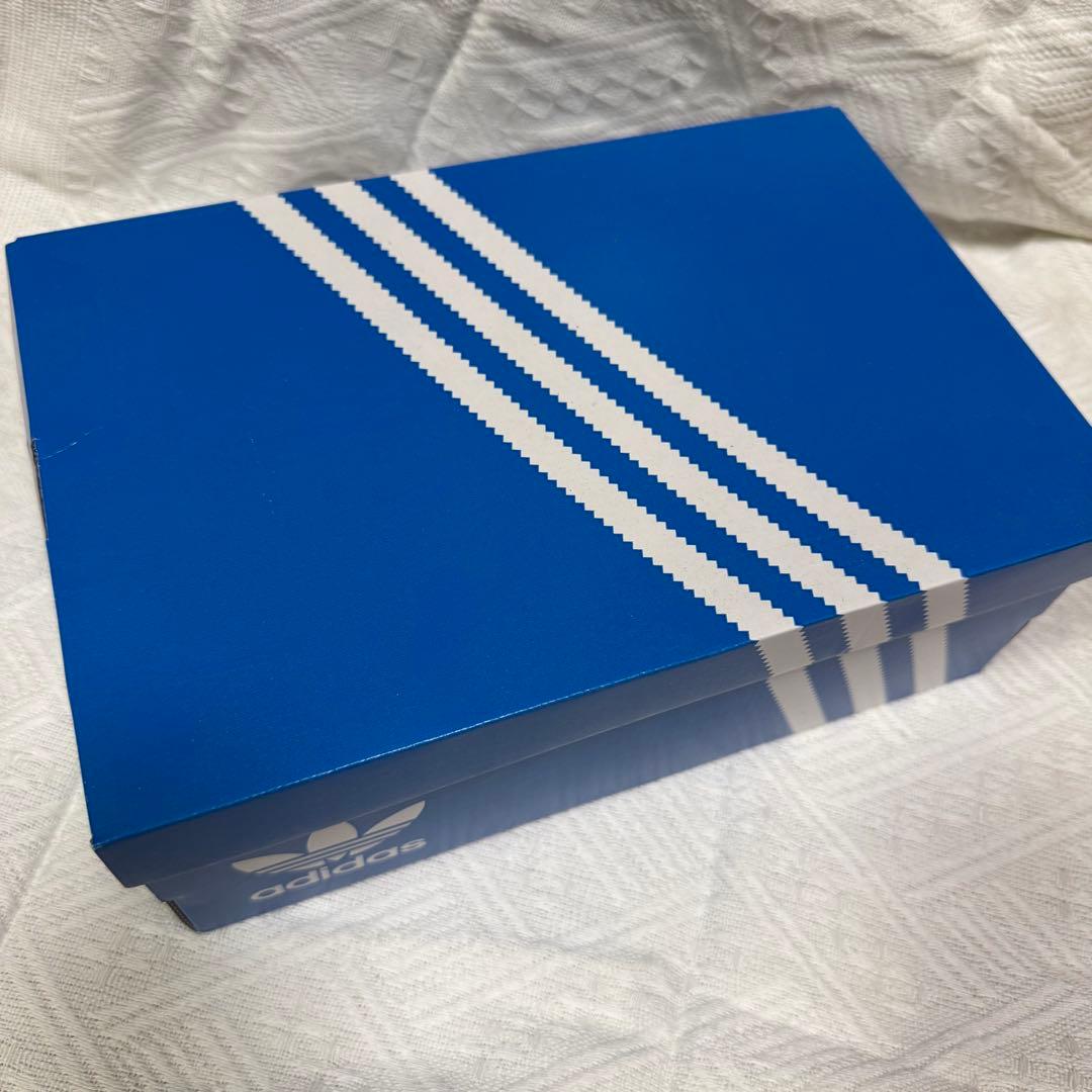 Adidas Tobacco Collegiate Burgundy タバコ