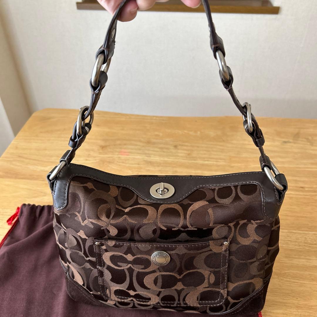 COACH シグネチャー柄　ワンショルダーバッグ