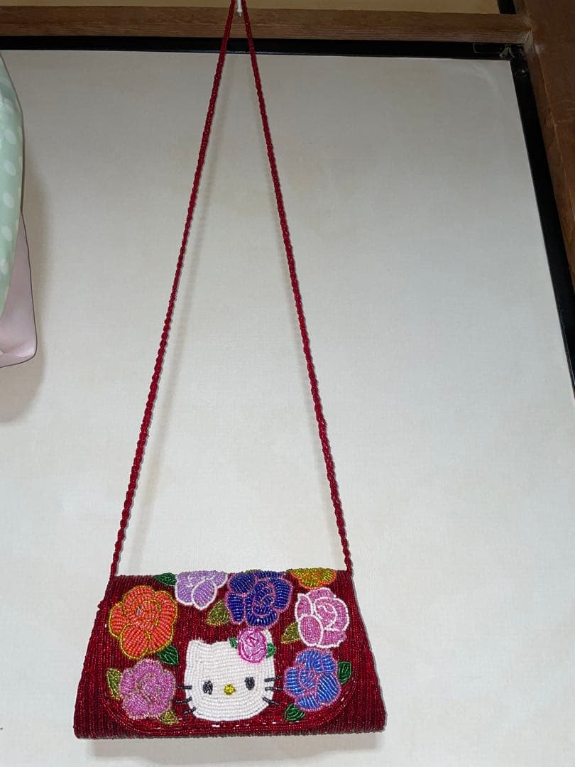 ハローキティ・レトロ クラッチバッグ・ショルダーバッグ【斜めがけ可能】