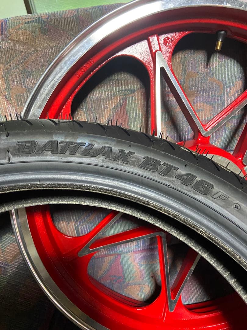 ゼファーχ 未使用タイヤ付き　ブリジストン　バトラックス　ベアリング打ち替え済み