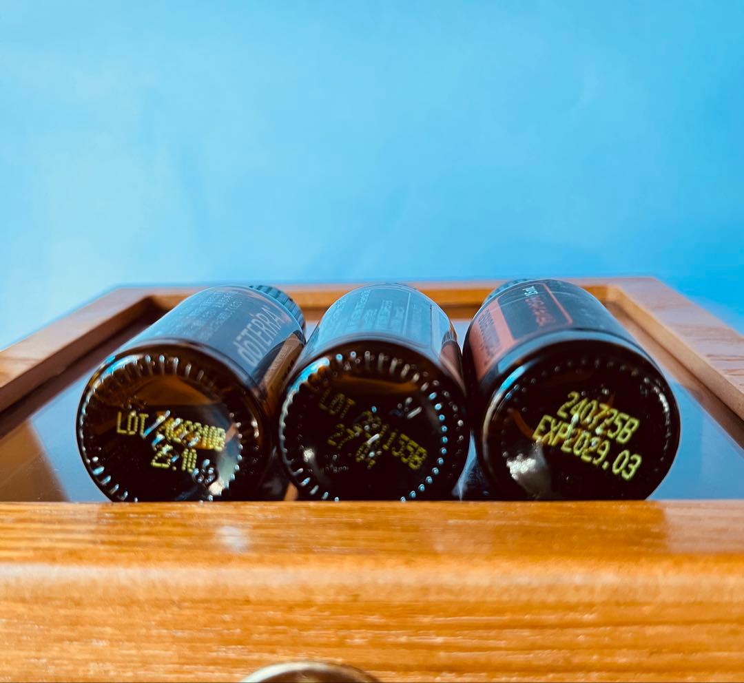 ⭐︎新品未使用⭐︎ ドテラ　フランキンセンス15ml 他2本の3本セット