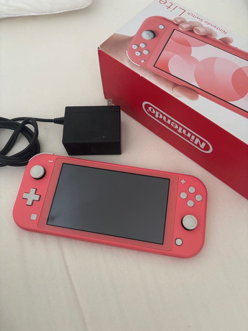 NintendoSwitchLiteスイッチライト本体 コーラルピンク