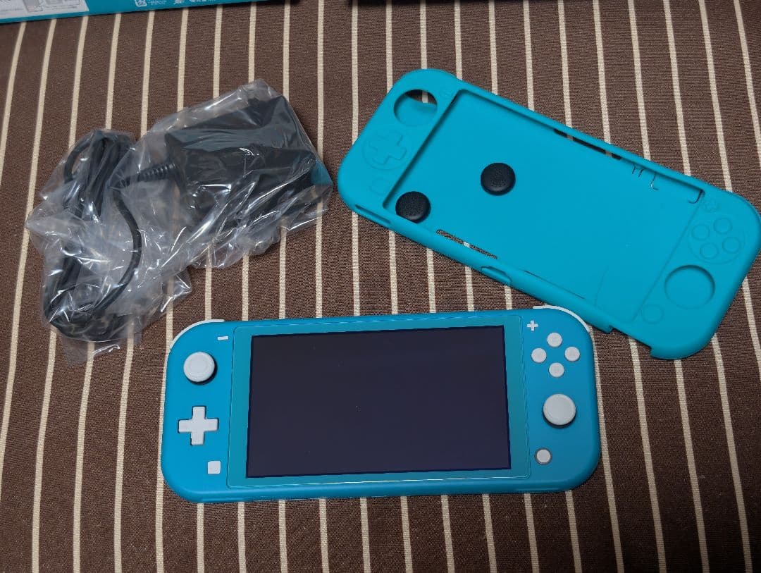 ニンテンドーSwitch Lite ターコイズ