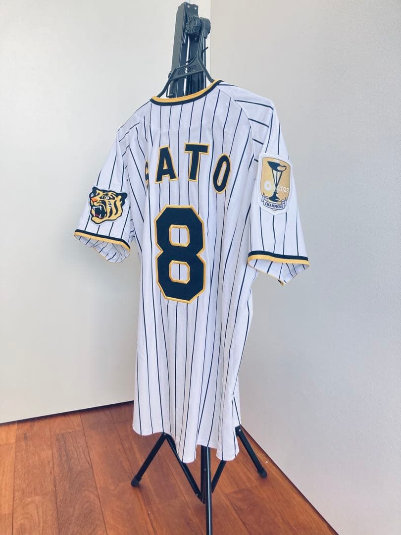 ミズノ　S 阪神タイガース　佐藤輝明　チャンピオンエンブレム付き　ユニフォーム