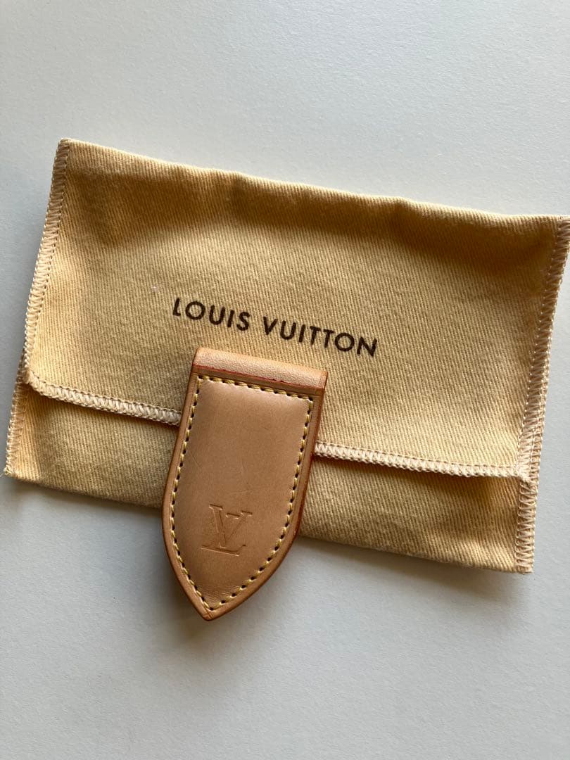 LOUIS VUITTON ルイヴィトン Cuir de vachette