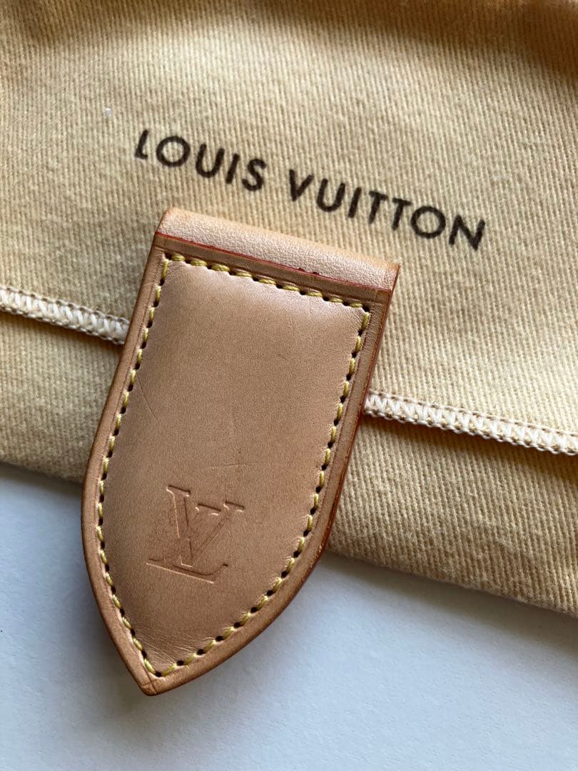 LOUIS VUITTON ルイヴィトン Cuir de vachette