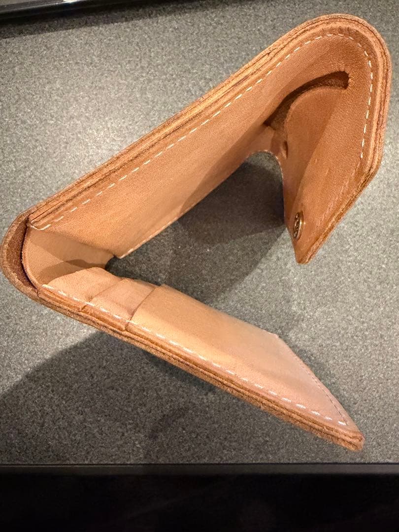 エンダースキーマ　本革　財布　ナチュラル　ベージュ　折り財布