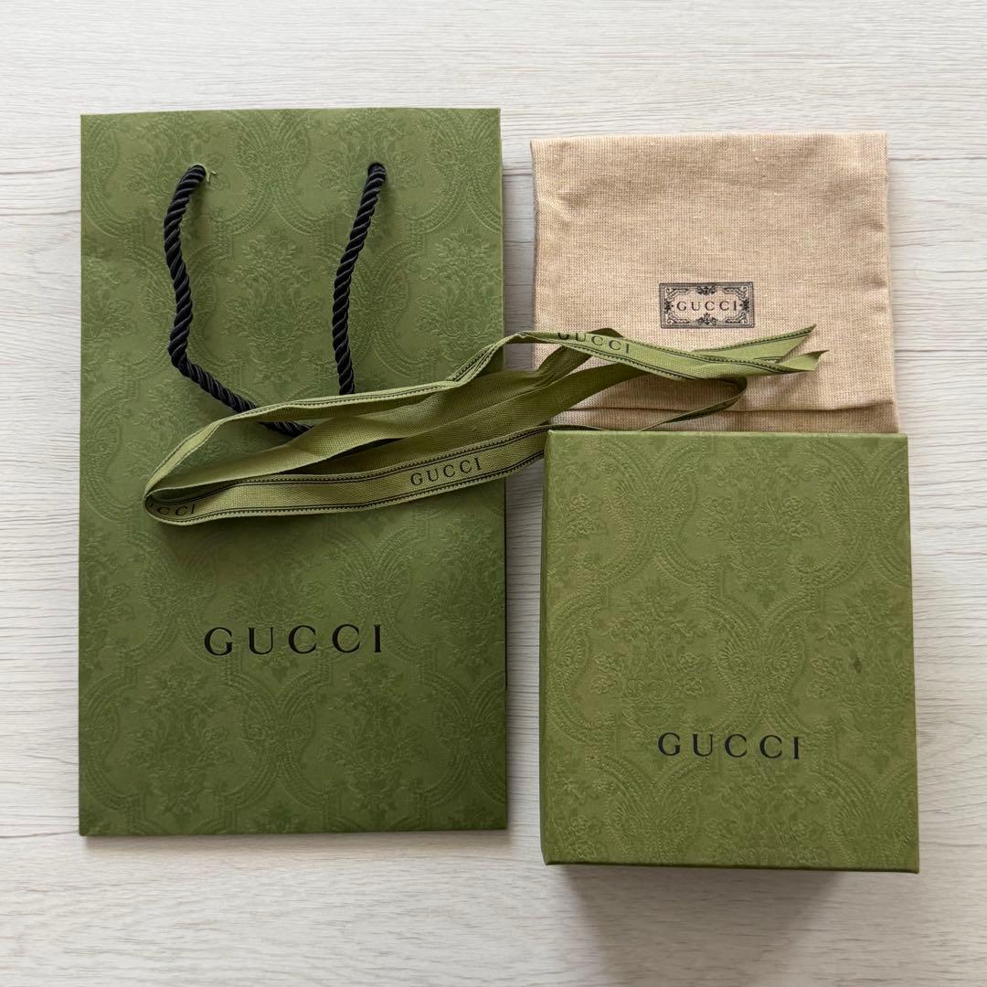 ば*に様 GUCCI グッチ 財布 二つ折り財布 チェリー装飾 さくらんぼ