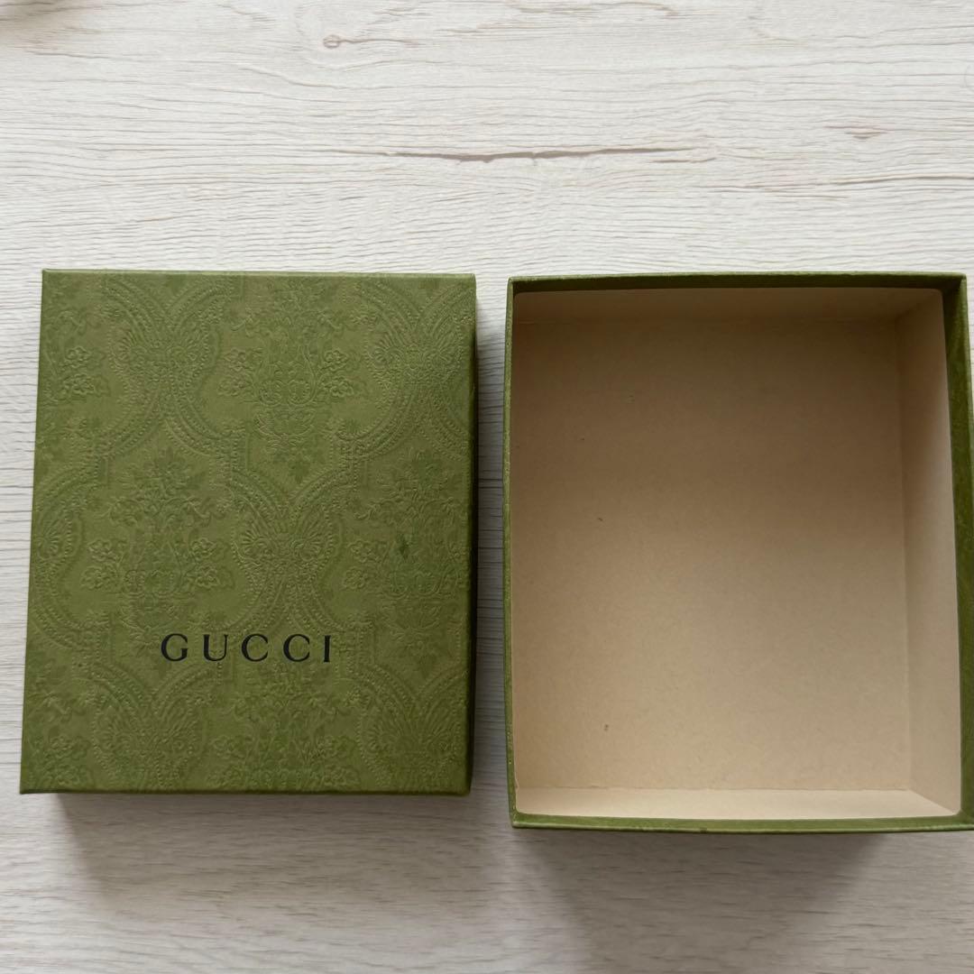 ば*に様 GUCCI グッチ 財布 二つ折り財布 チェリー装飾 さくらんぼ