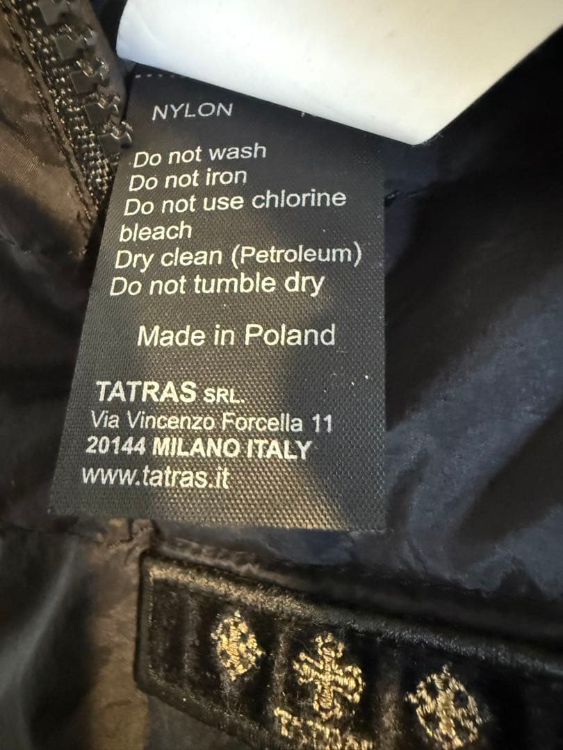 TATRAS⭐︎ダウンベストリバーシブル　大きいサイズフード　ファー黒