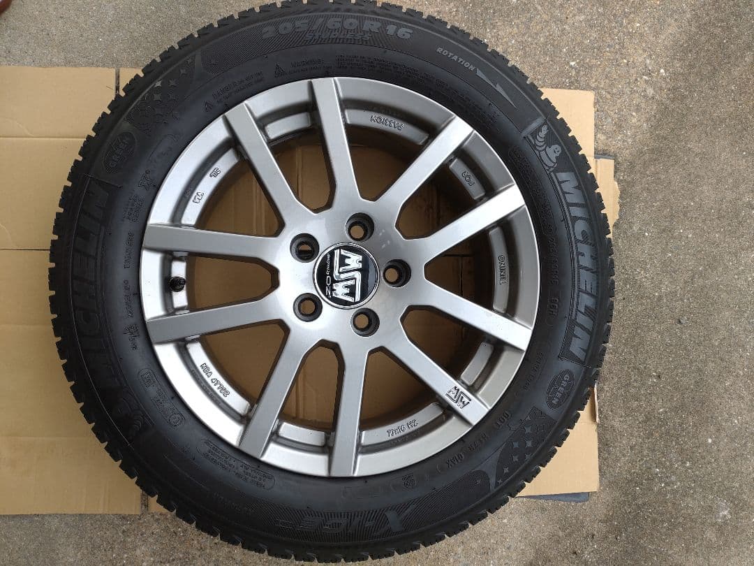 【栄光1/4】スタッドレスタイヤ用アルミホイール　1/4