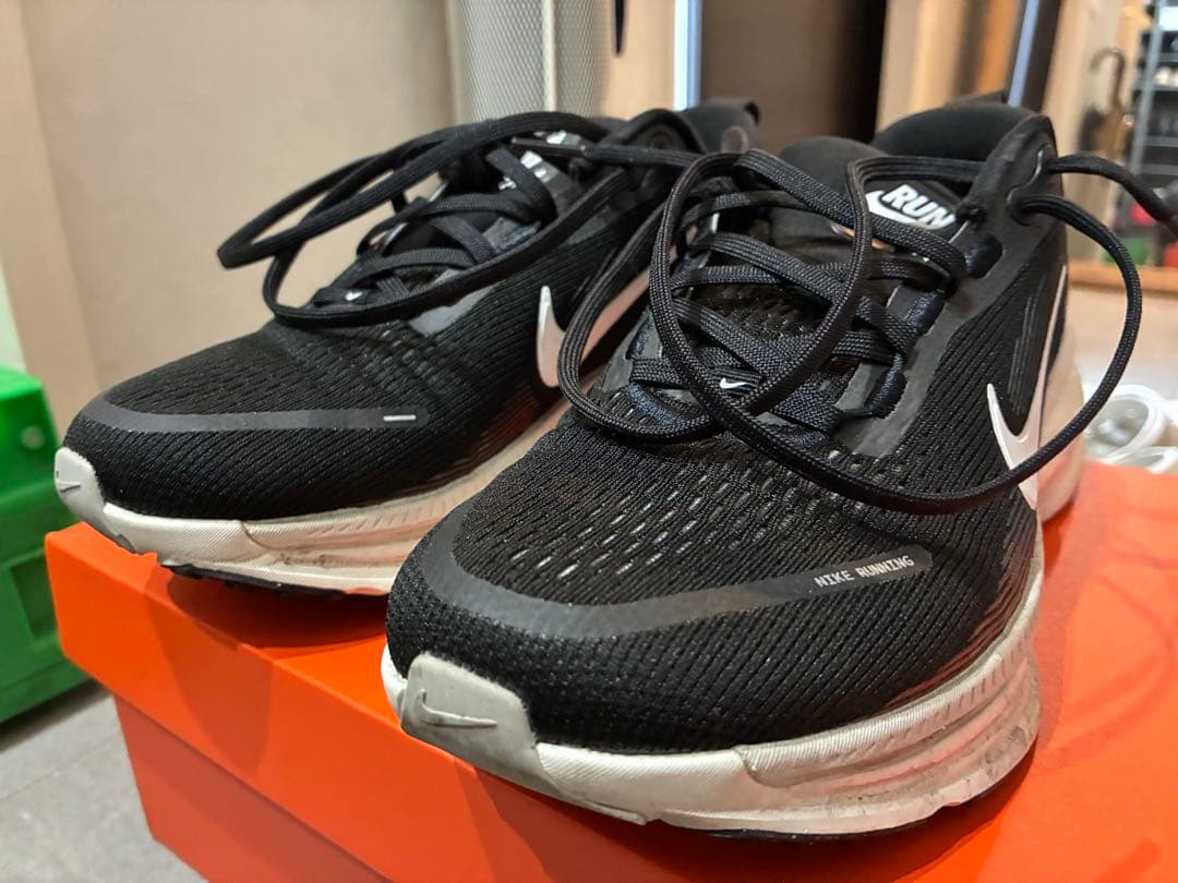 25.5cm Nike ナイキ vomero18 ボメロ18 ランニングシューズ