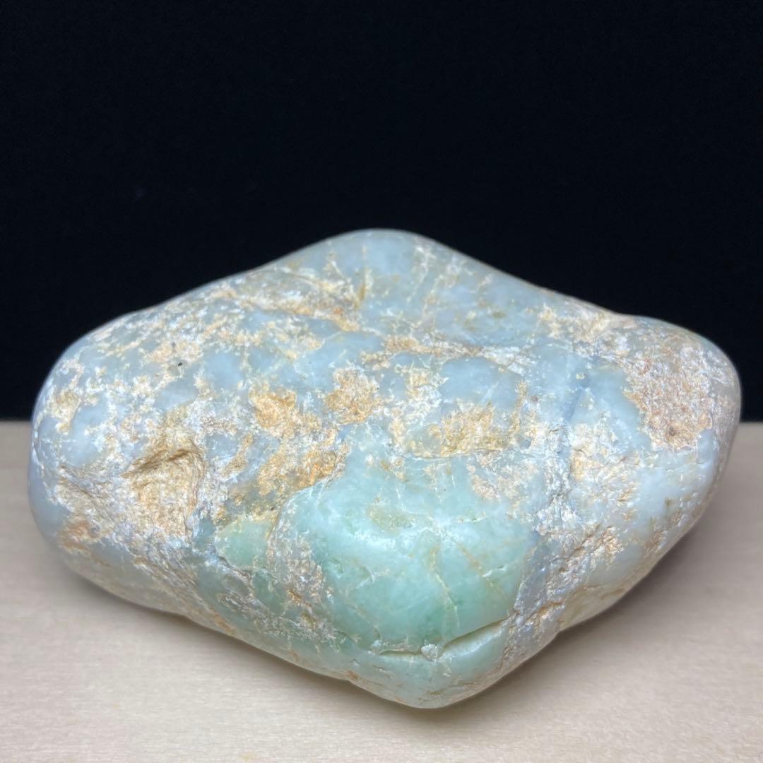 糸魚川翡翠　海中翡翠　原石　242.5ｇ