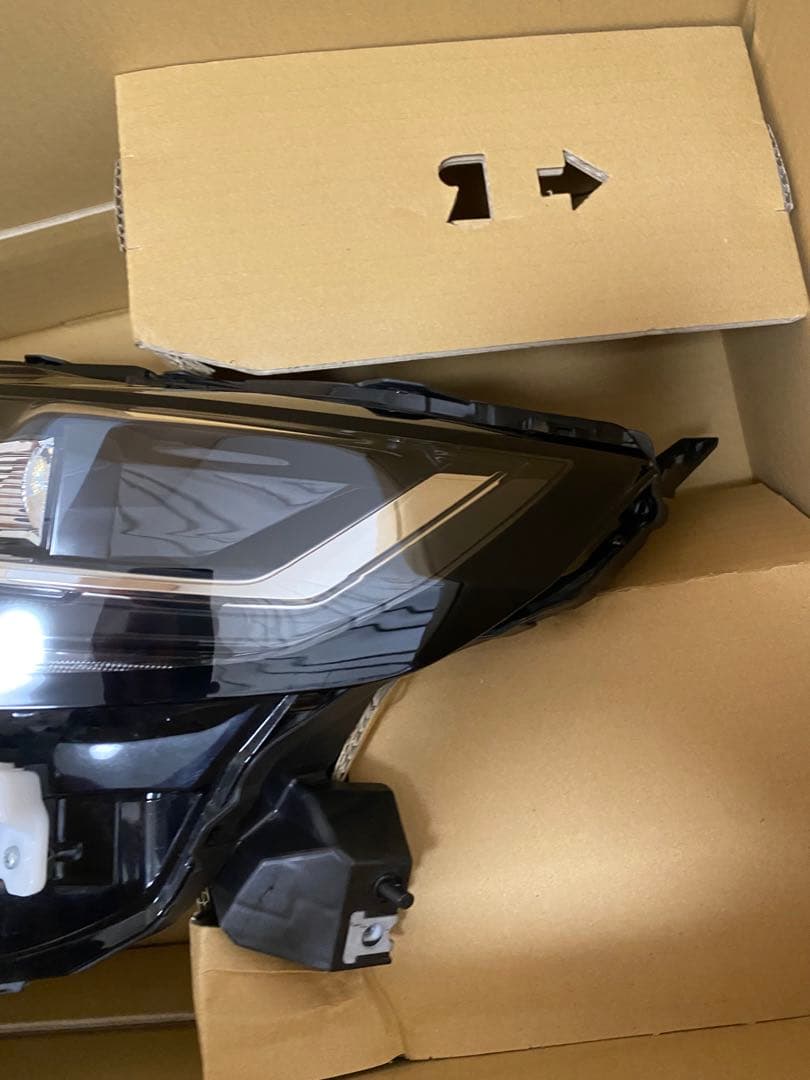 日産 サクラ B6AW 左ライト LED KOITO 100-2378H